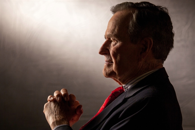 Nhung chiem nghiem ky la cua George H.W. Bush ve cai chet