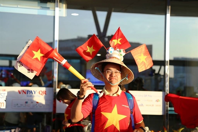 Co dong vien 'nhuom do' san bay len duong co vu tuyen Viet Nam da ban ket