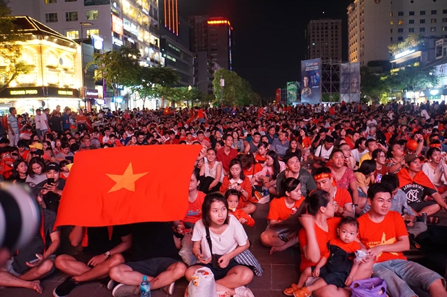 Ban ket luot di Viet Nam - Philippines: thang 2-1, Viet Nam dat mot chan vao chung ket AFF Cup