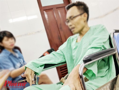 Người đàn ông 3 lần lên bàn mổ trị ung thư xương hiếm gặp