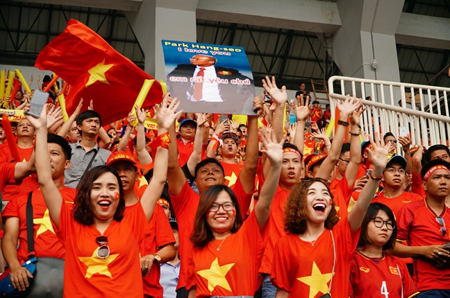 Tour di Malaysia xem tuyen Viet Nam da chung ket 'nong' tung gio