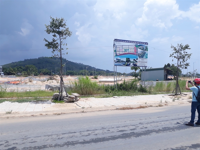 Duyet dau tu du an khu do thi, khu dan cu: Chinh quyen Quang Ngai bo qua luat phap