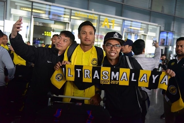 Truoc tran chung ket luot ve AFF Cup 2018: HLV Malaysia thua nhan 'cua kho', cau thu lai rat tu tin
