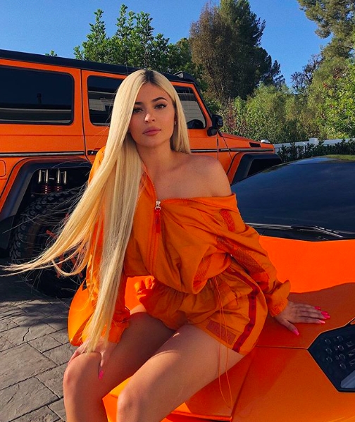 Kylie Jenner: 21 tuoi, tai san 900 trieu USD va ve dep tu su tu tin