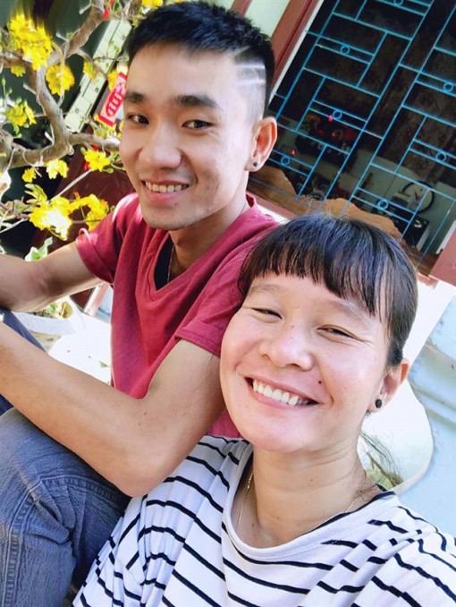 Một mình đi qua giông bão