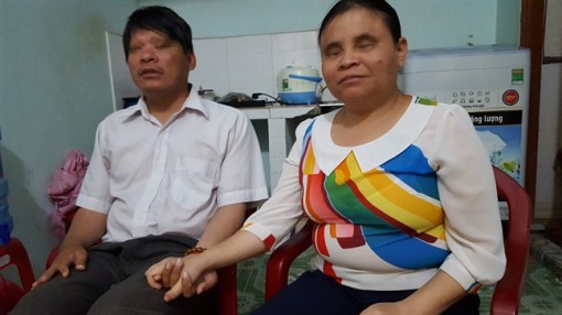 Hành trình chắp cánh cho tình yêu của đôi vợ chồng mù