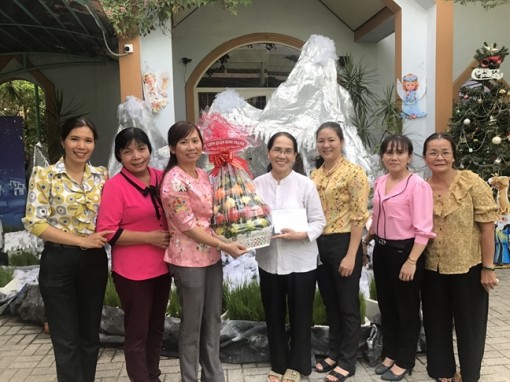 Quận Bình Thạnh: Chúc mừng các dòng tu nữ nhân mùa Giáng sinh 2018