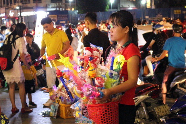 Dem Giang sinh, con do nhung not tram