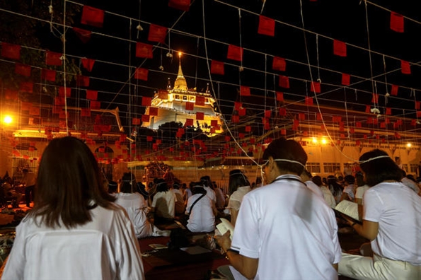 Phao hoa ruc sang dem giao thua, the gioi tung bung buoc sang nam 2019