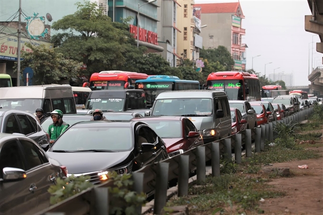 Nhieu tuyen duong ve Ha Noi ach tac vao ngay cuoi dot nghi le