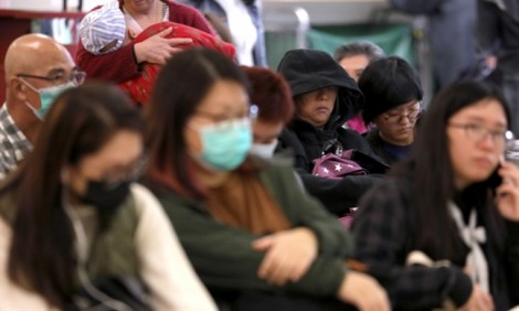 Hong Kong: Bệnh cúm hoành hành, bệnh nhân chờ mòn mỏi để điều trị