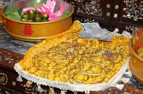 Khổ vì thách cưới