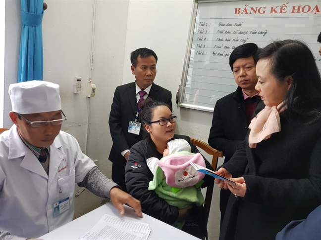 Bo truong Nguyen Thi Kim Tien: 'Du co phan ung van can phai tiem vac xin'