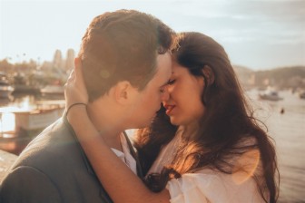 Làm sao phát hiện chồng vừa 'ăn vụng'?