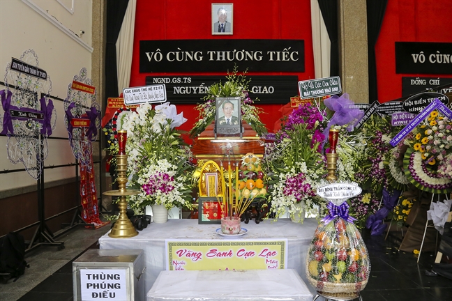 Tien biet mot nha khoa hoc het long vi su nghiep trong nguoi