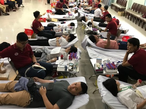 3.000 giảng viên, sinh viên TP.HCM hiến máu cứu người dịp tết Nguyên đán