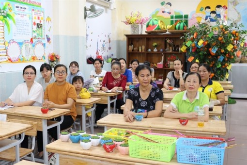 Quận 2: Mở lớp dạy làm hoa voan miễn phí