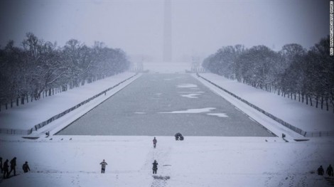 Bão tuyết phủ trắng nhiều nơi ở Mỹ, 7 người thiệt mạng