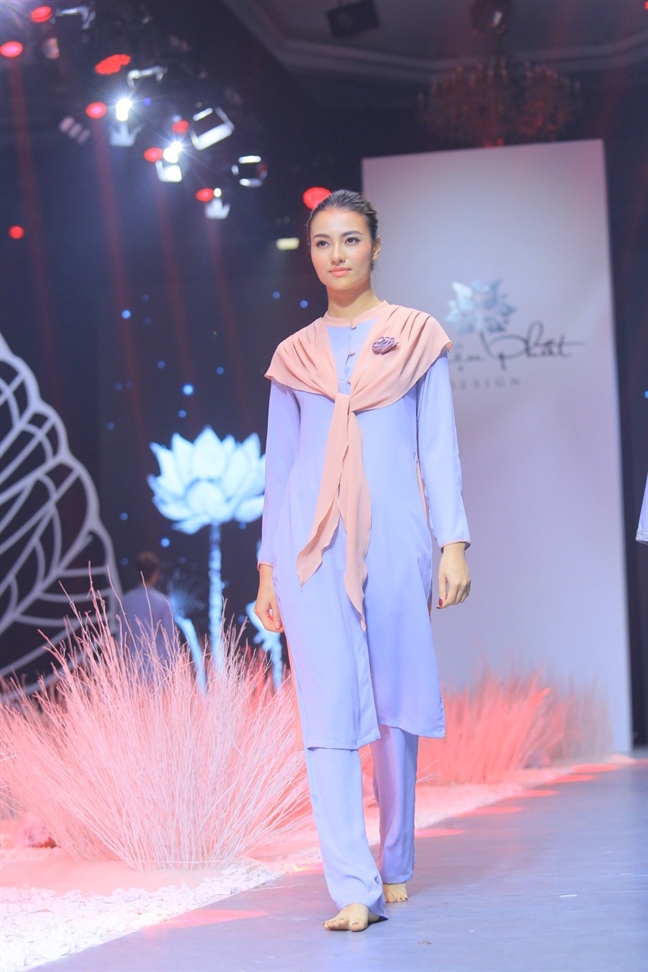 'Gia dinh' sieu mau Quynh Hoa dien do Thien Phat Design du xuan Giac Show