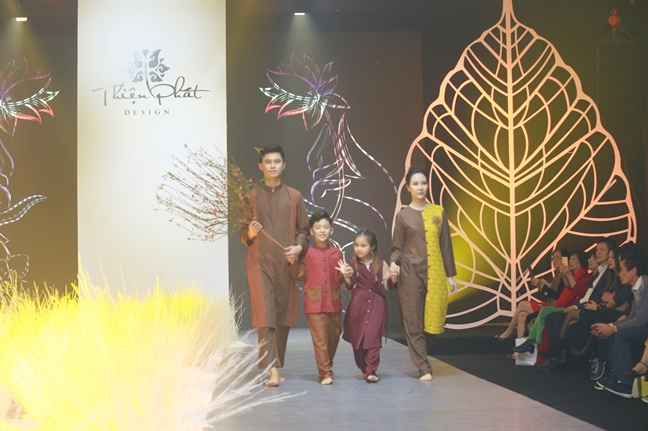 'Gia dinh' sieu mau Quynh Hoa dien do Thien Phat Design du xuan Giac Show