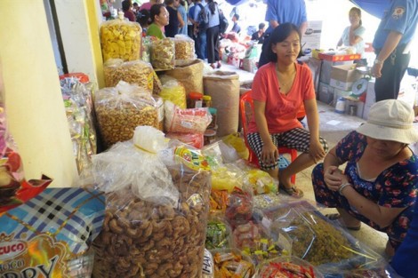 Thực phẩm '3 không' tràn lan, cơ quan chức năng vẫn bảo… an toàn