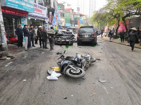 ‘Xe điên’ đâm liên tiếp nhiều phương tiện, cụ bà tử vong tại chỗ