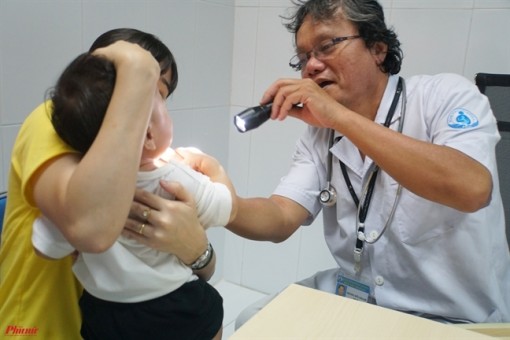 Chỉ sưng má, không sốt có phải là quai bị?