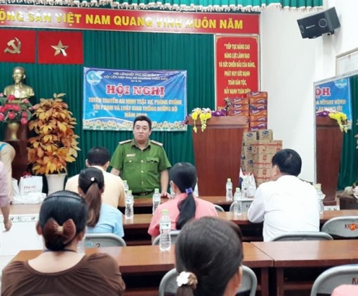 Quận 2: Tuyên truyền phòng chống tội phạm và Luật Giao thông đường bộ cho hội viên