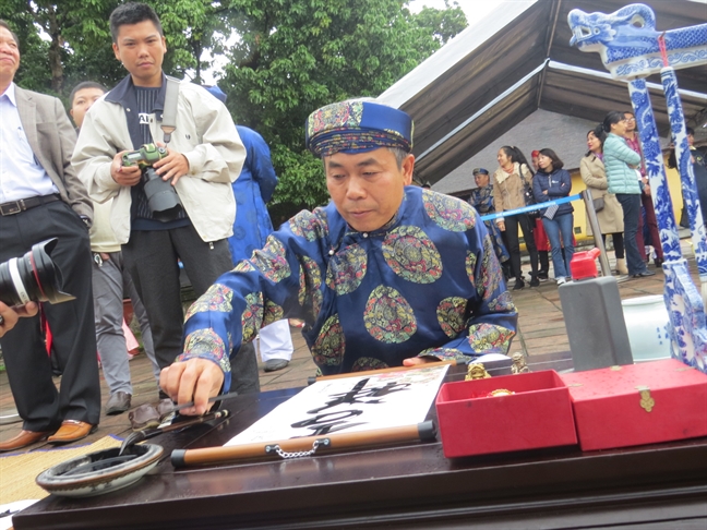 Man nhan 'Huong vi tet xua' trong Hoang cung Hue