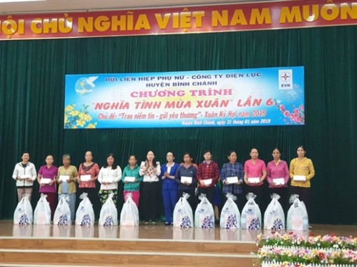 Huyện Bình Chánh: Mang tình xuân đến với phụ nữ nghèo và lao động nhập cư