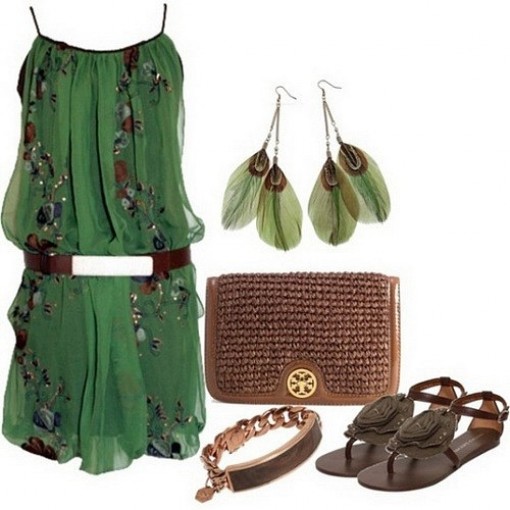 Chọn màu trang phục hợp mệnh cho ngày đầu năm