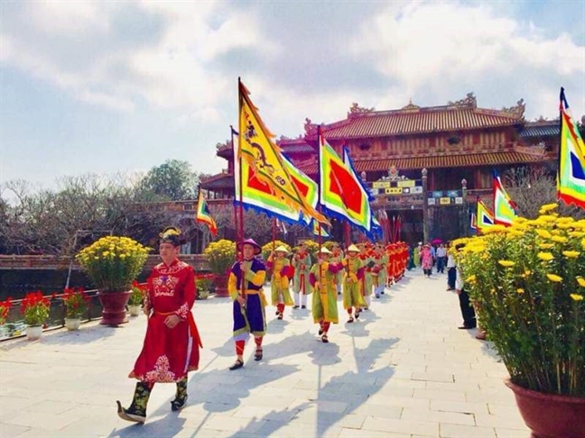 Khach do ve du xuan o Hoang cung xu Hue