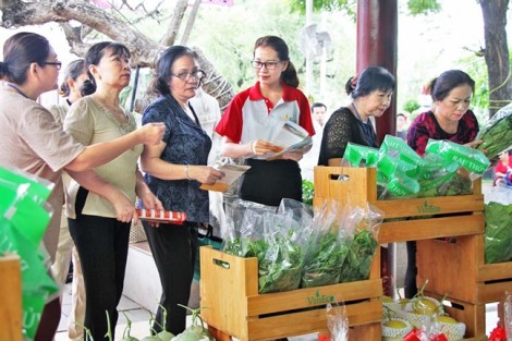 Nhiều nỗ lực để thực phẩm an toàn đến tay bà nội trợ