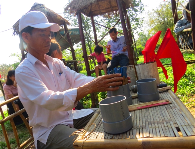 Ve cau ngoi Thanh Toan choi bai choi ngay tet