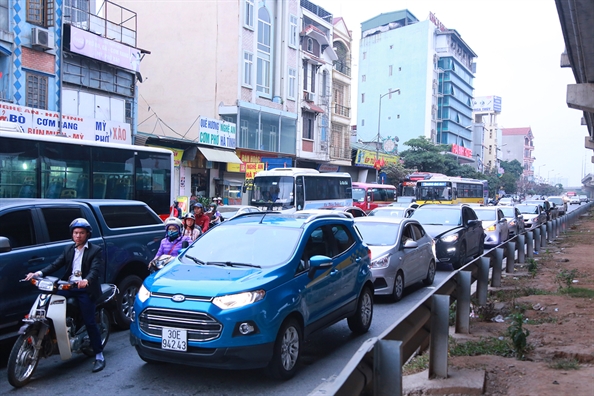 Sau tet, toat mo hoi vi linh kinh qua que nhu buon chuyen duong dai ra thanh pho