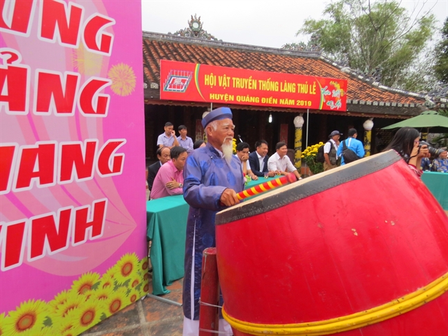 Tung bung khai hoi vat lang Thu Le - Thua Thien Hue