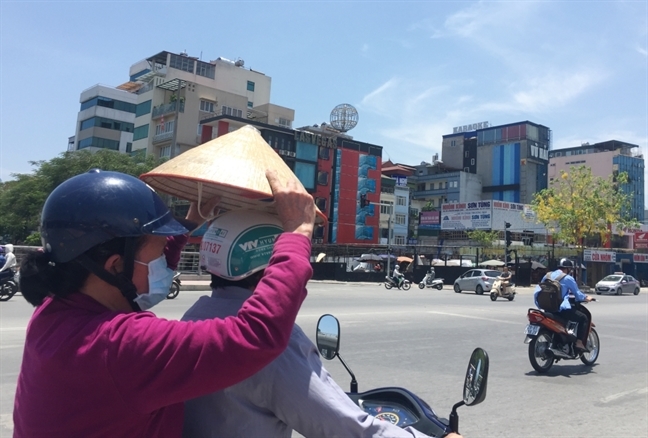 Bac si huong dan gio ra khoi nha de tranh bi ung thu da khi TP.HCM nang nong