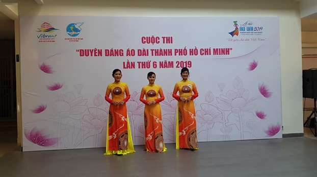 Hang tram thi sinh buoc vao vong so khao hoi thi 'Duyen dang ao dai TP.HCM' 2019