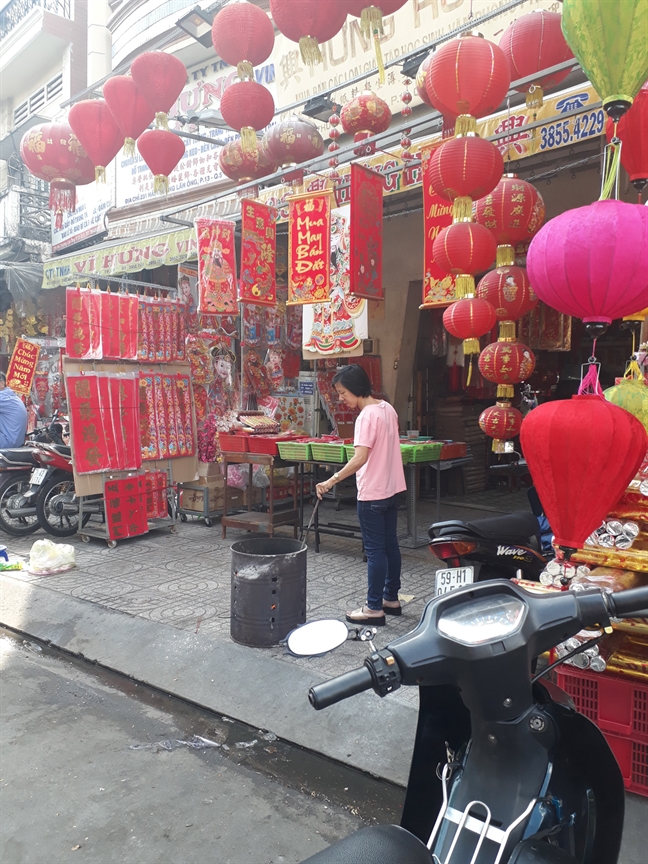 Sài Gòn nắng đuổi, ai nấy thi nhau chạy Sai Gon nang duoi, ai nay thi nhau chay