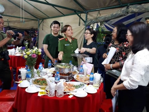 Tưng bừng Ngày hội tòng quân