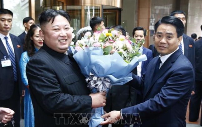 Chu tich Trieu Tien Kim Jong-un toi ga Dong Dang de roi Viet Nam