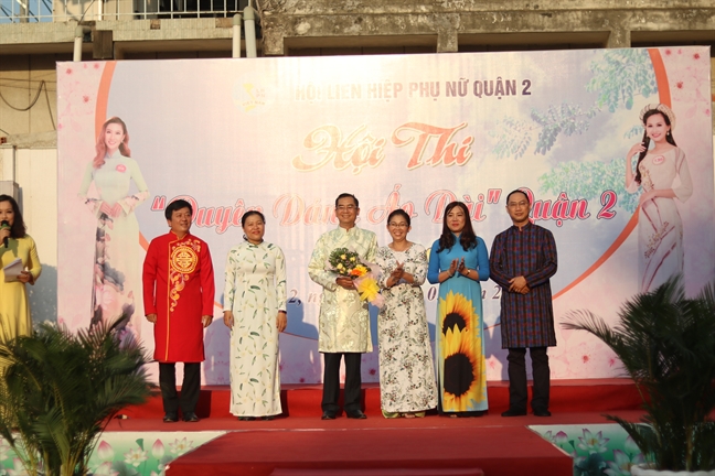Chung ket Duyen dang ao dai quan 2 – nam 2019: Hoanh trang va day bat ngo