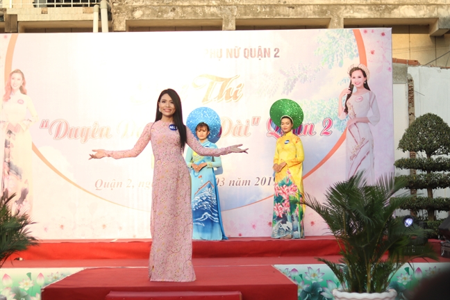 Chung ket Duyen dang ao dai quan 2 – nam 2019: Hoanh trang va day bat ngo