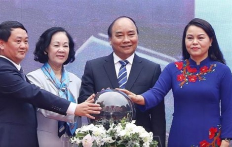 Thủ tướng Nguyễn Xuân Phúc đề nghị các cấp ngành nâng cao công tác chăm sóc phụ nữ, trẻ em