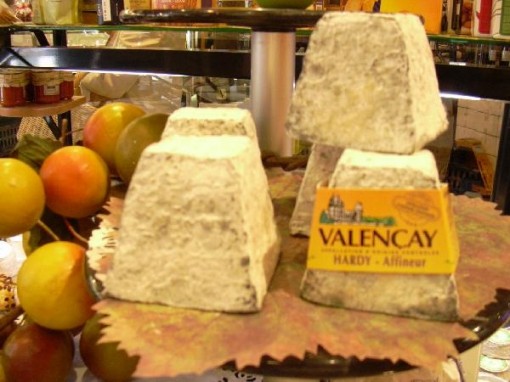 Cảnh báo lô phô mai Pháp về Việt Nam nhiễm vi khuẩn gây tiêu chảy