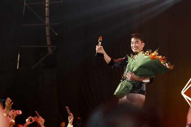 Ha Anh Tuan, Tuan Hung, Bao Anh… hoi tu tai POPS Awards lan 5