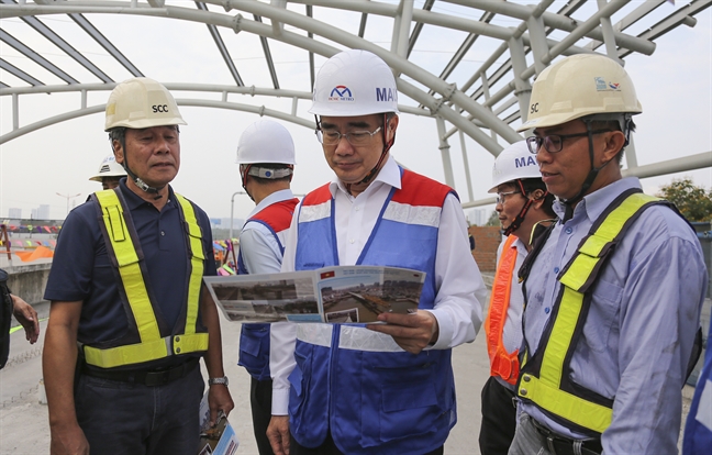 Bi thu Thanh uy Nguyen Thien Nhan thi sat, giai quyet cac van de nong cua metro