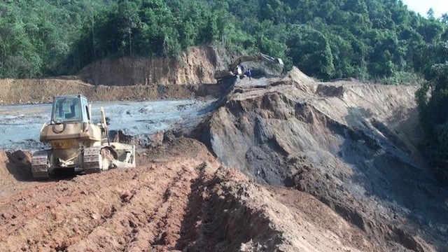 Mo thiec bo hoang do sap de chet 3 nguoi di mot quang