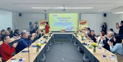 Đúng dịp 8/3, tìm được nữ chủ nhân 'rinh' xe Lexus