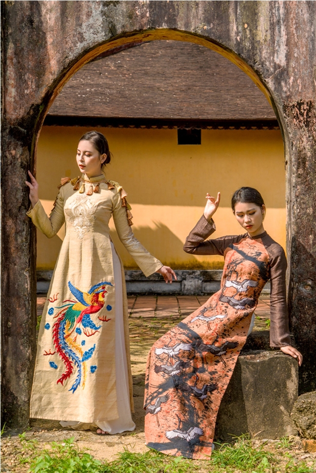 Dung de ao dai Hue bi thoi gian ho hung